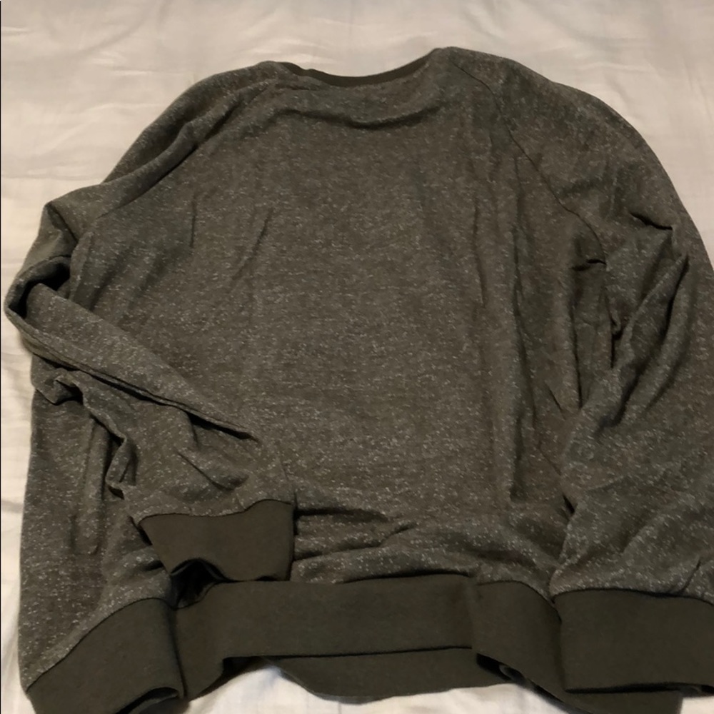 Volcom sweater. - Picture 4 of 4